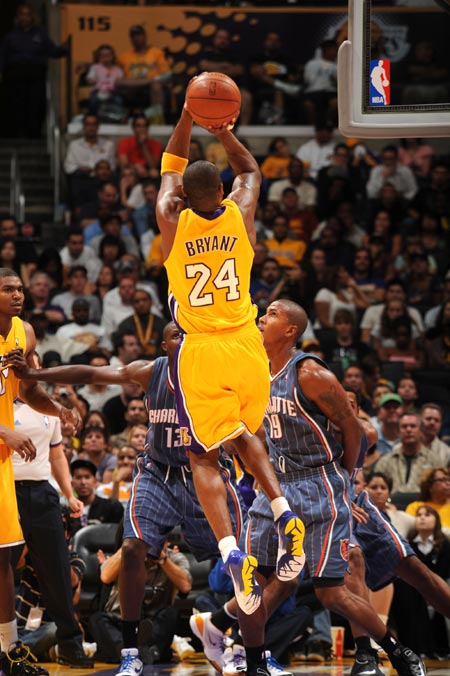 迫使爱沙尼 迫使爱沙尼