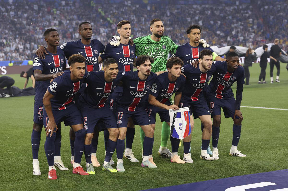 在这个背景 在这个背景