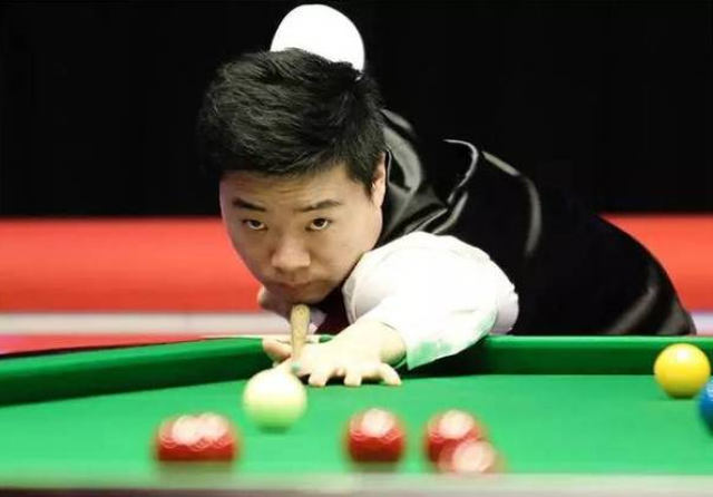 表现抢眼 表现抢眼