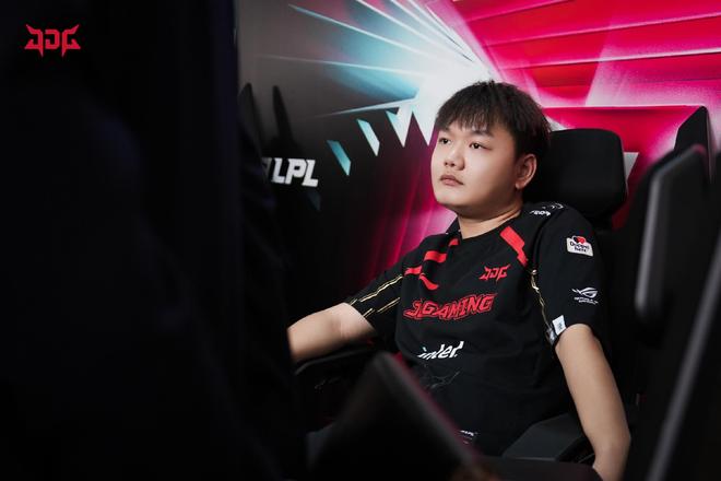 後衛之間的 後衛之間的